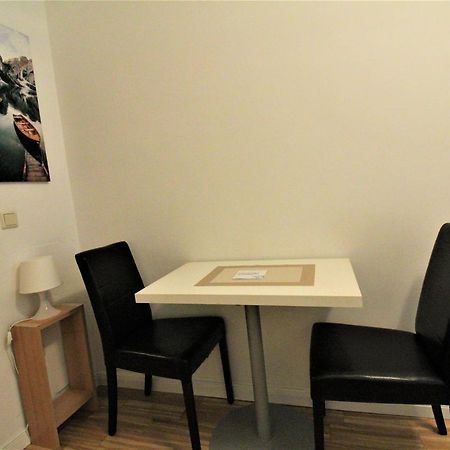 Small Studio Close To City Center Vienna Luaran gambar