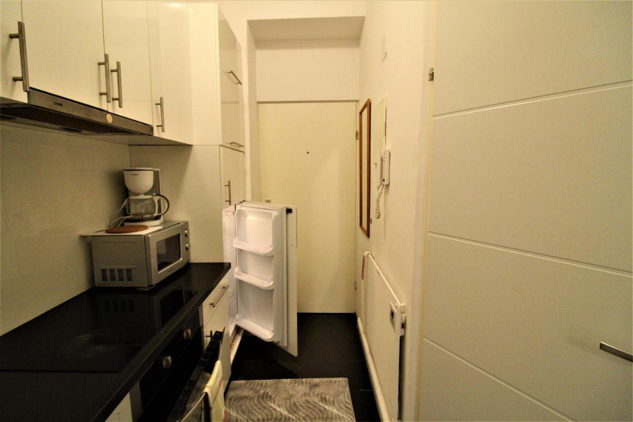 Small Studio Close To City Center Vienna Luaran gambar