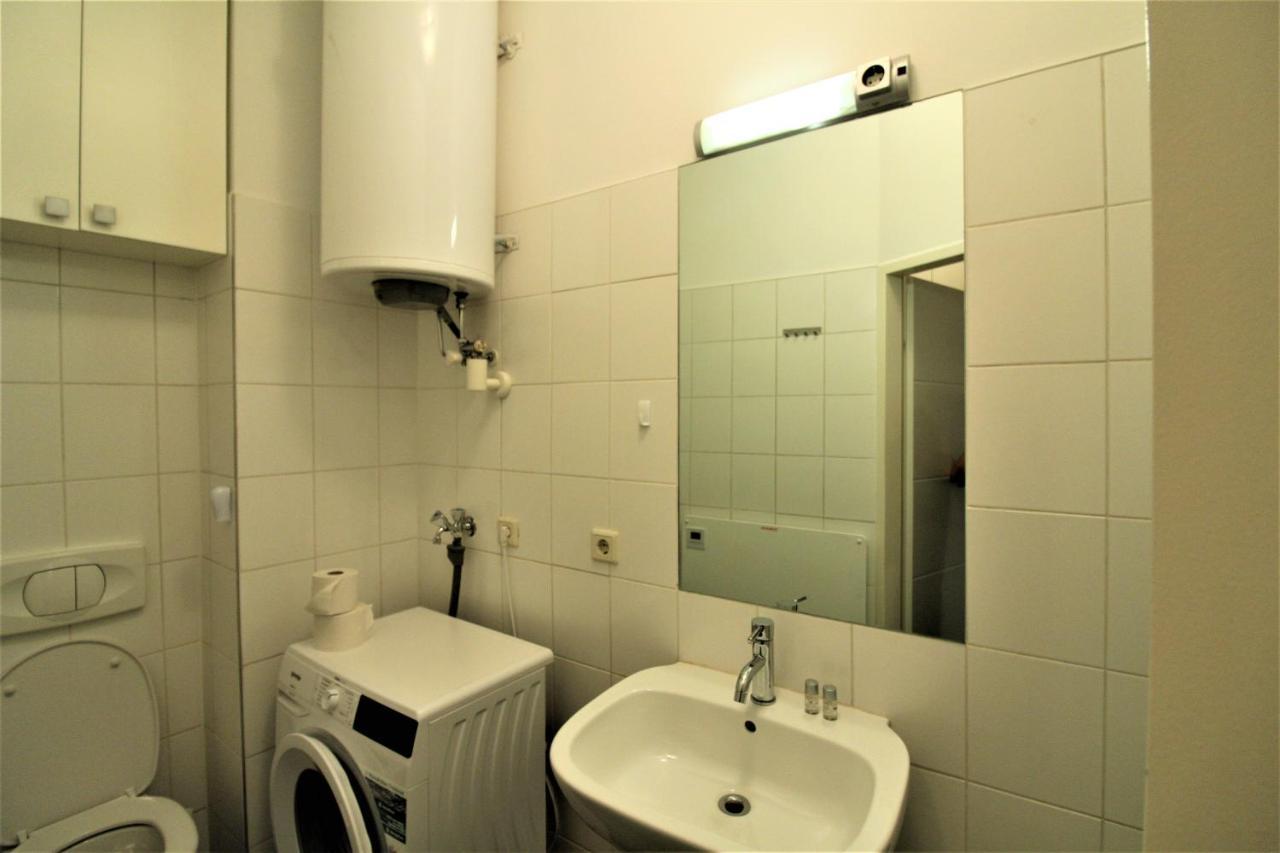 Small Studio Close To City Center Vienna Luaran gambar