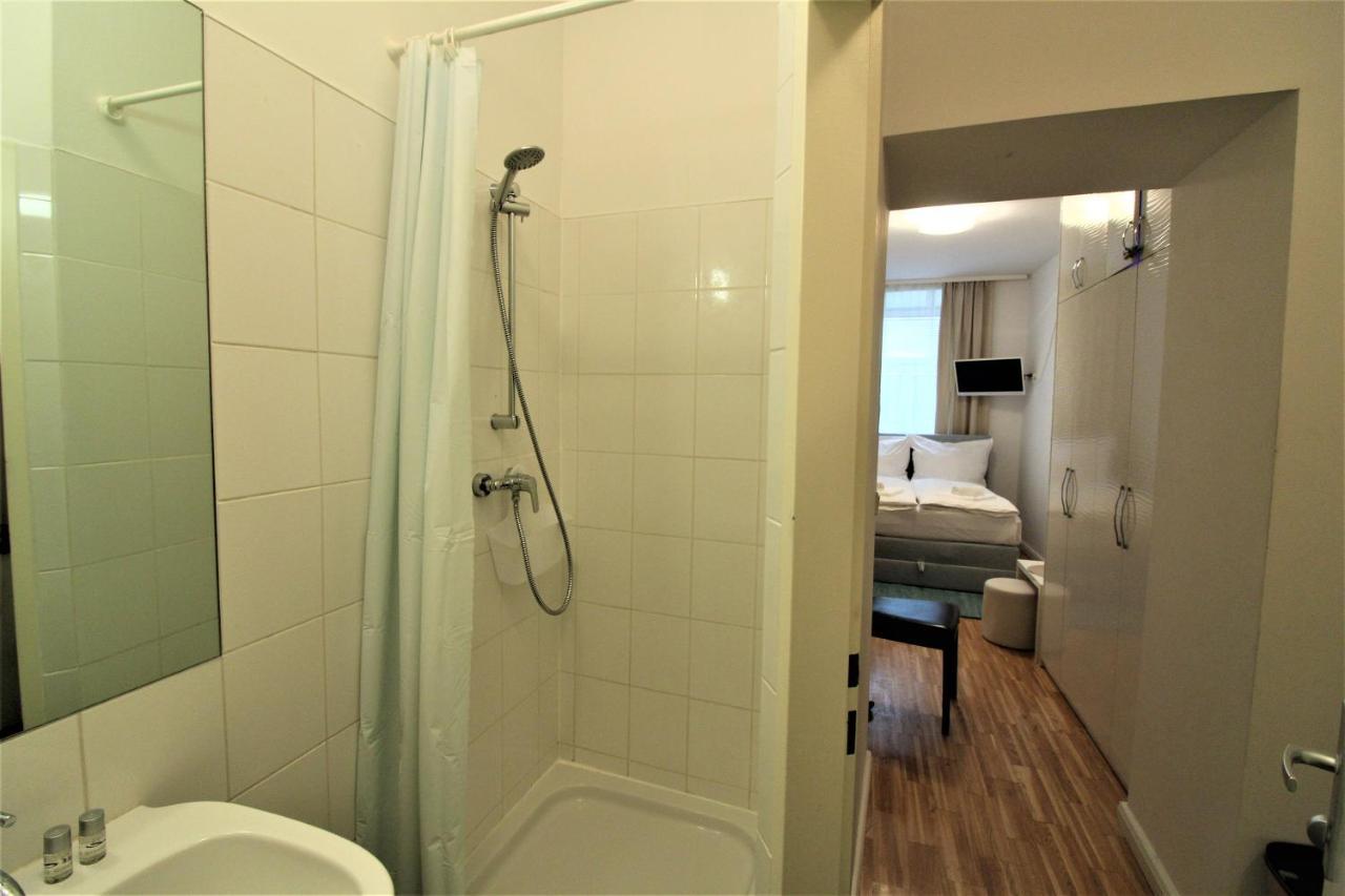 Small Studio Close To City Center Vienna Luaran gambar